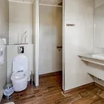 2 Bedroom Stunning In *